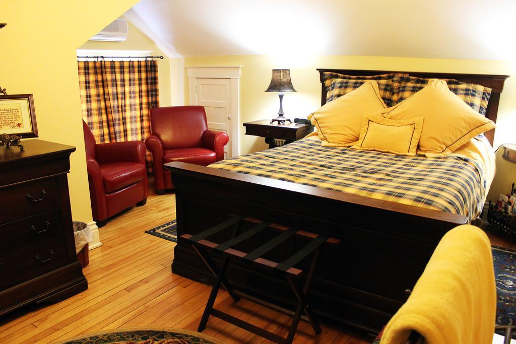 Talwood Manor B&B Port Colborne Habitación foto